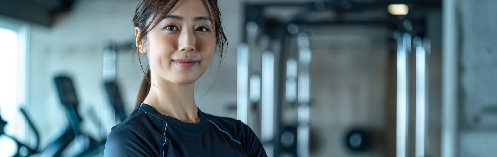 ブル―マリンスポーツクラブ小諸店のリクルートページの女性トレーナ画像です